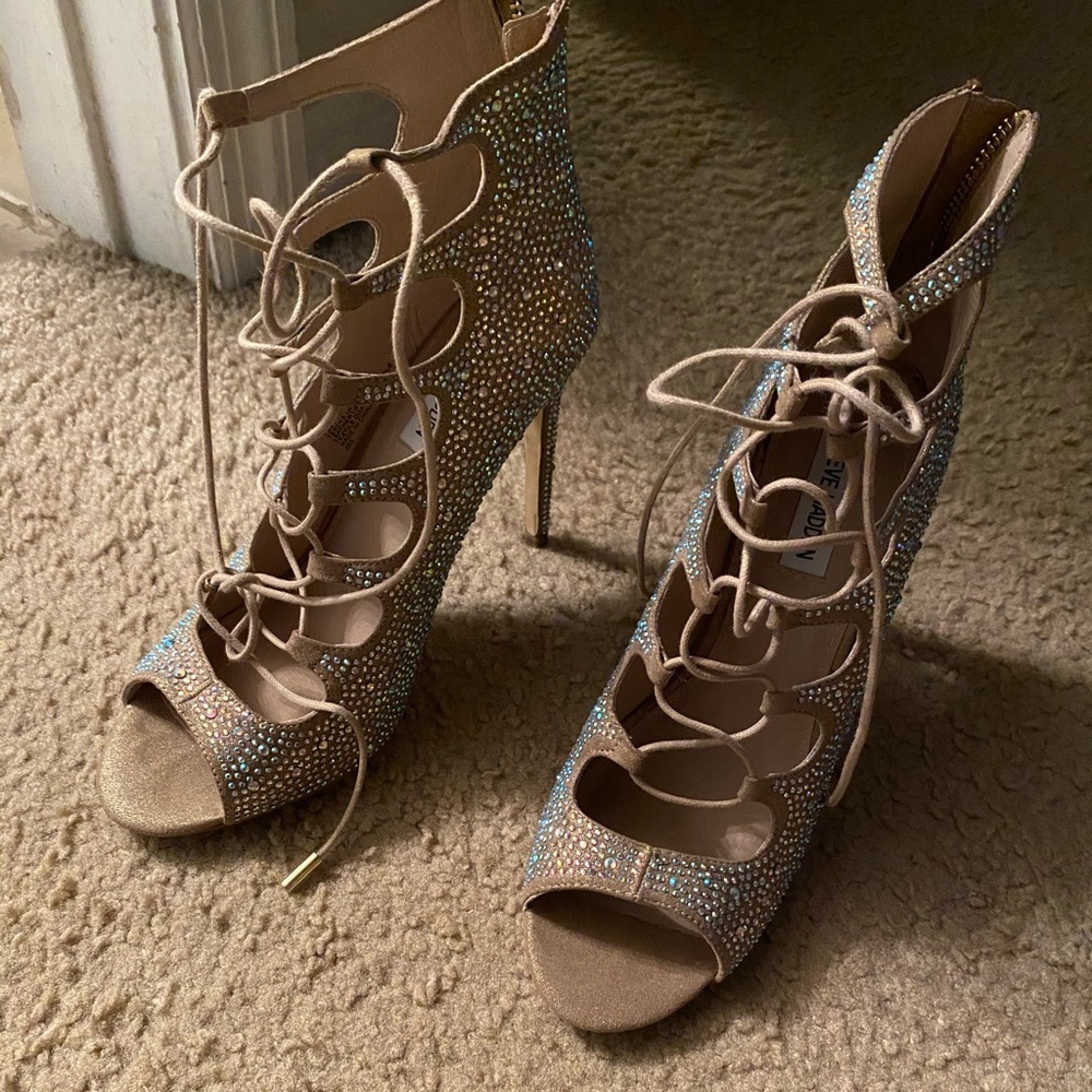 Shoes - Picture 2 of 2